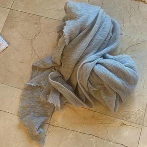 Cashmere scarf